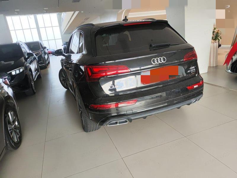 Audi Q5L - фото 2