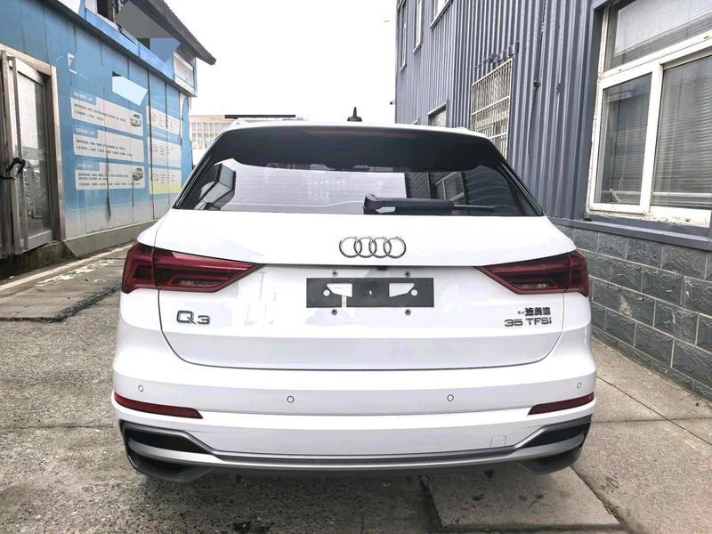 Audi Q3 - фото 4