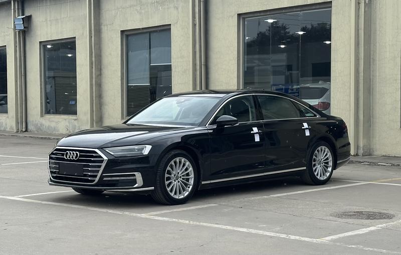 Audi A8 - фото 0