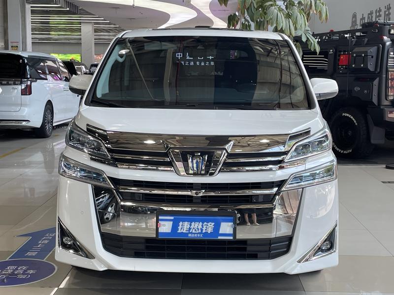 Toyota Vellfire - фото 1