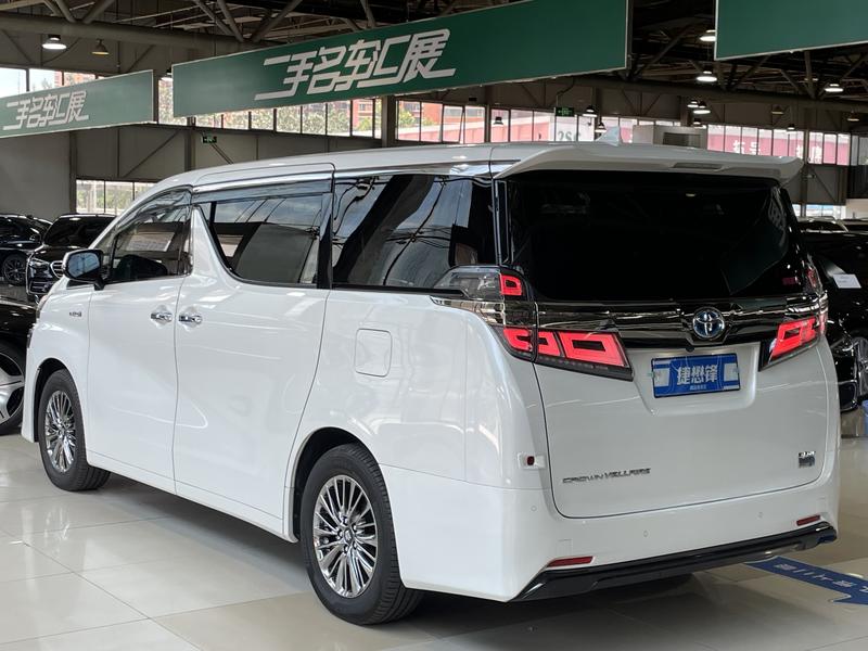 Toyota Vellfire - фото 3