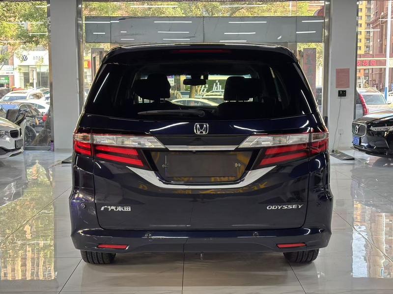 Honda Odyssey - фото 4