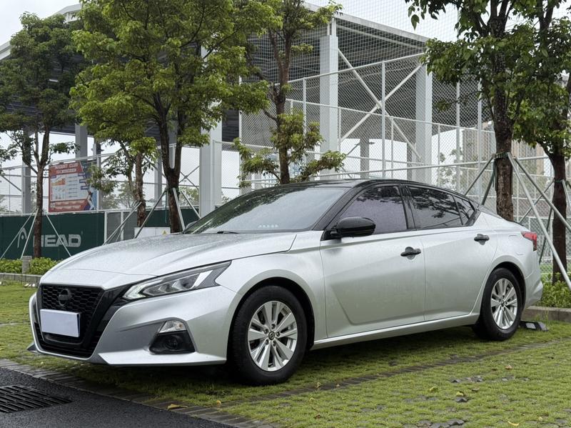 Nissan Teana - фото 0
