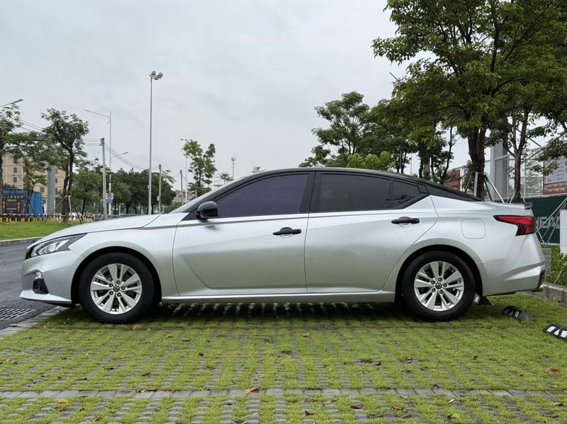 Nissan Teana - фото 3