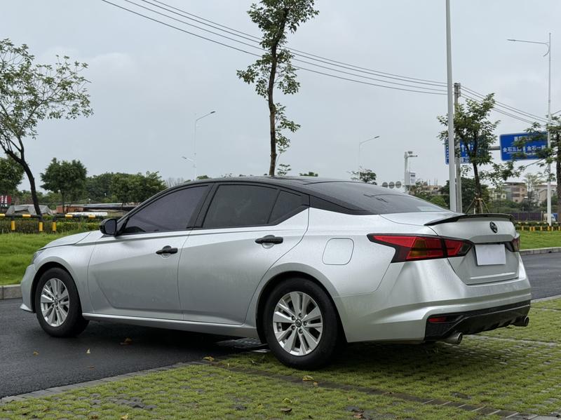 Nissan Teana - фото 4