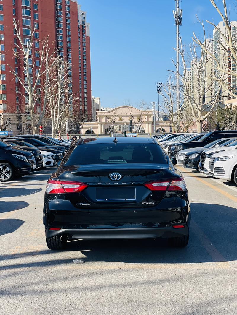 Toyota Camry - фото 4