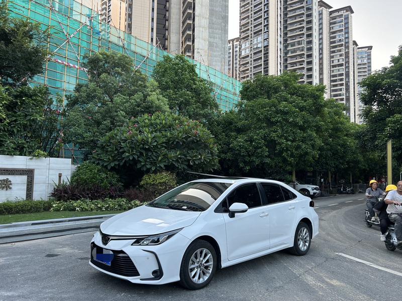 Toyota Corolla - фото 0