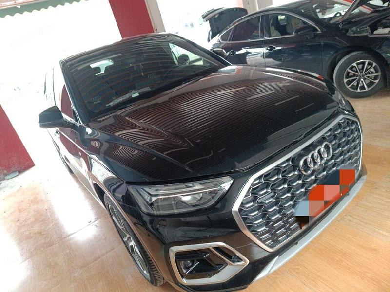 Audi Q5L Sportback - фото 1