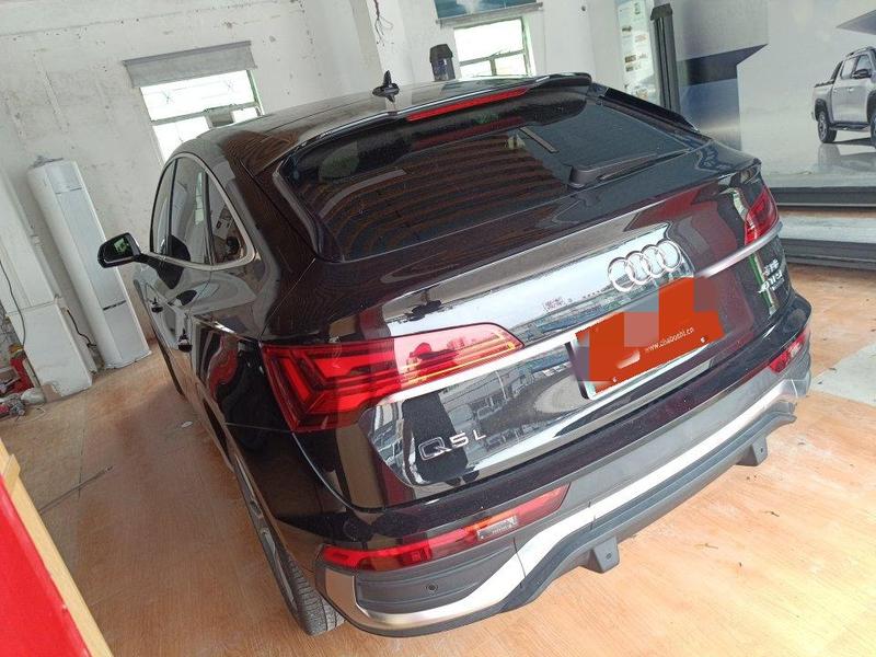 Audi Q5L Sportback - фото 2
