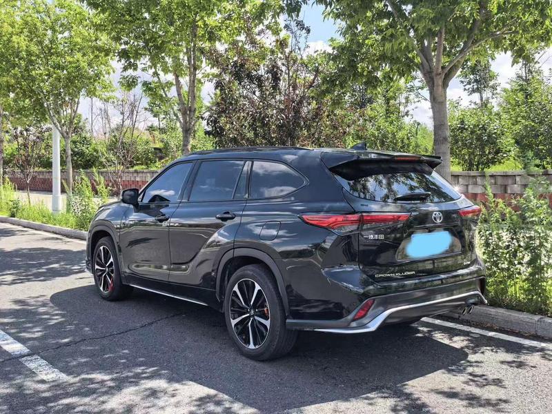 Toyota Crown Kluger - фото 2