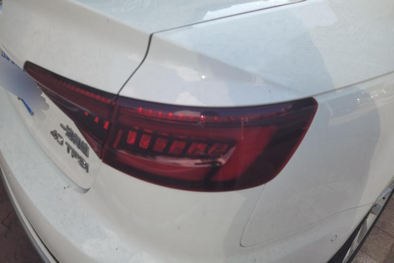 Audi A4L - фото 4