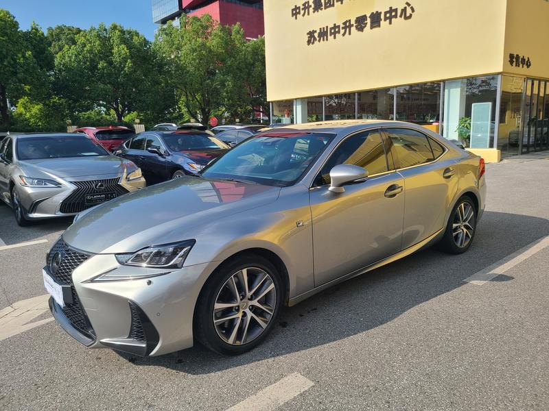 Lexus IS - фото 0