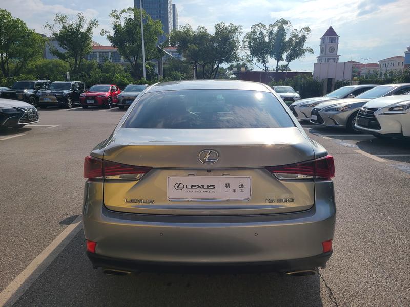 Lexus IS - фото 4