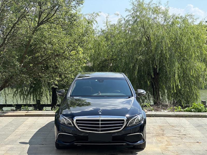 Mercedes-Benz E-Class - фото 1