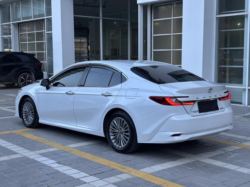 Toyota Camry - фото 3