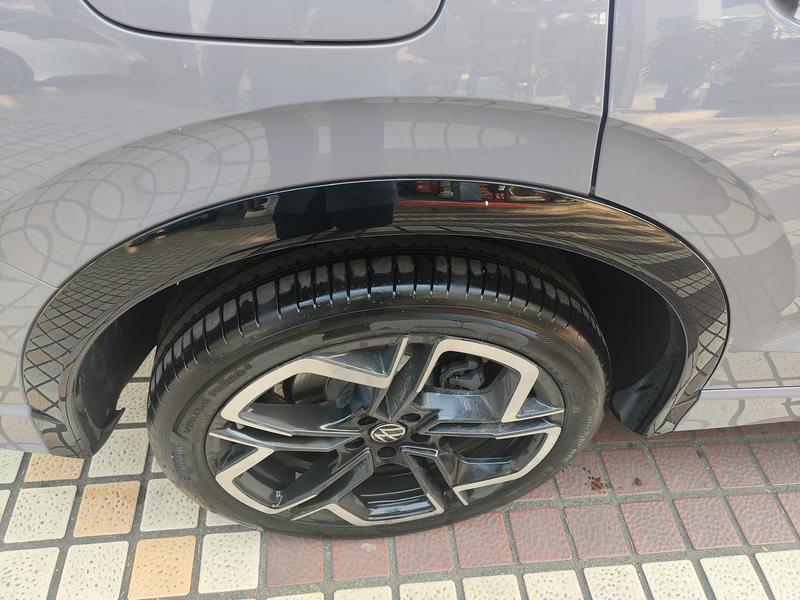 Volkswagen Tiguan L - фото 3