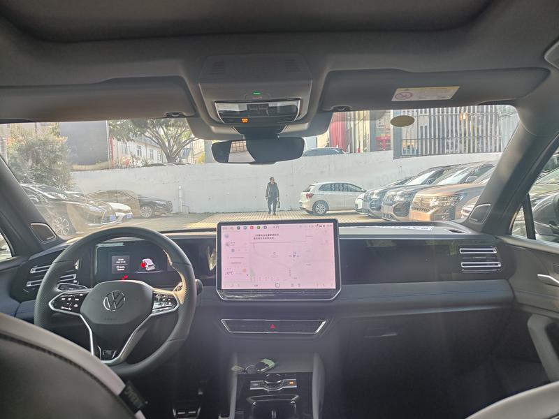 Volkswagen Tiguan L - фото 4