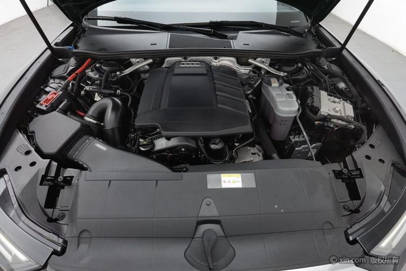 Audi A6L - фото 4