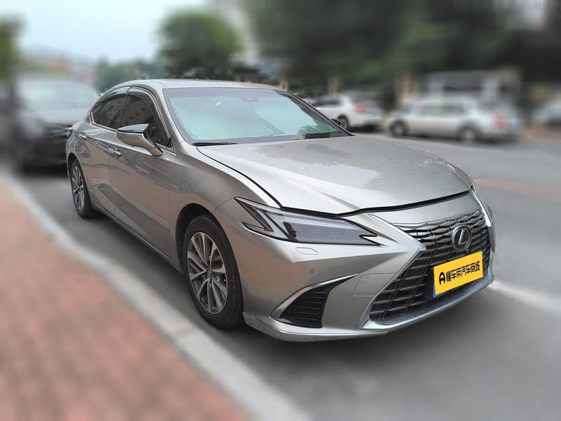 Lexus ES - фото 2