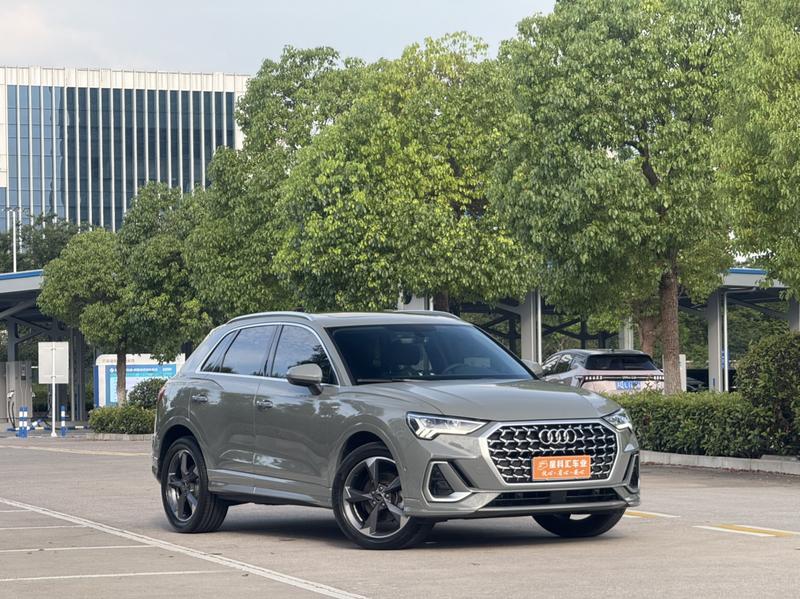 Audi Q3 - фото 2
