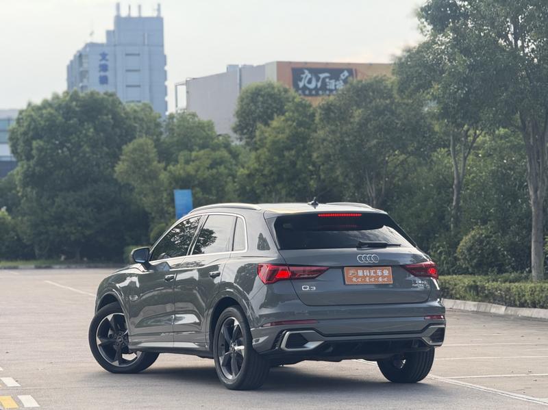 Audi Q3 - фото 3