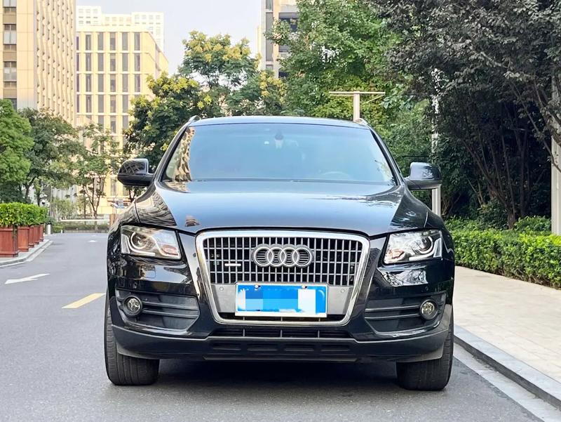Audi A4L - фото 1