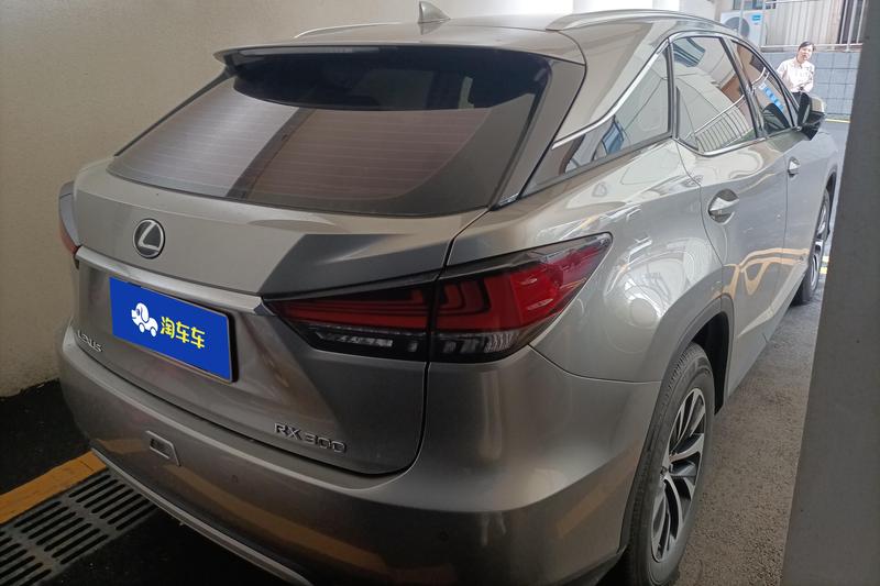 Lexus RX - фото 2