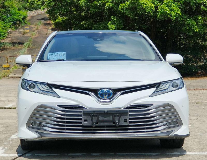 Toyota Camry - фото 1