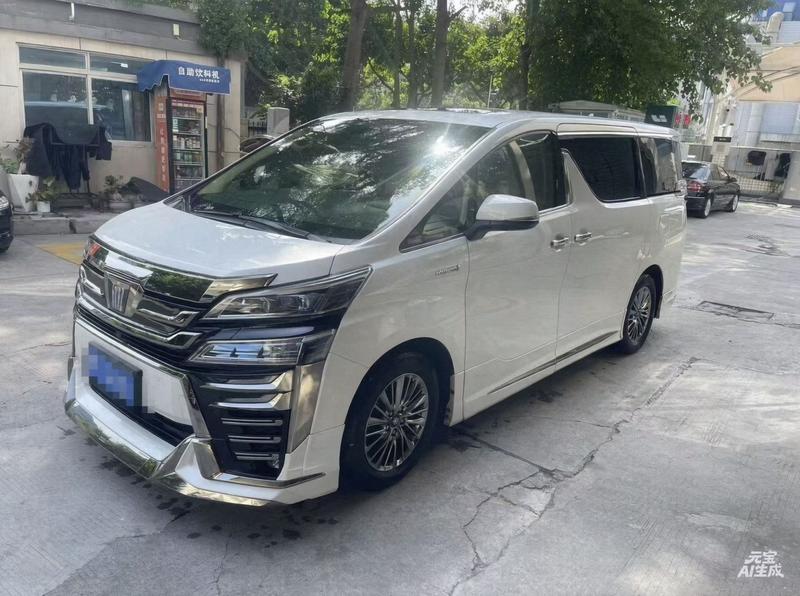 Toyota Vellfire - фото 0