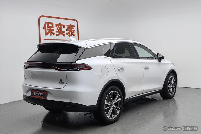 BYD Tang DM-i - фото 3