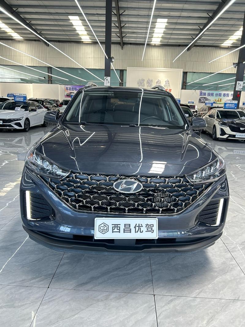 Hyundai ix35 - фото 1
