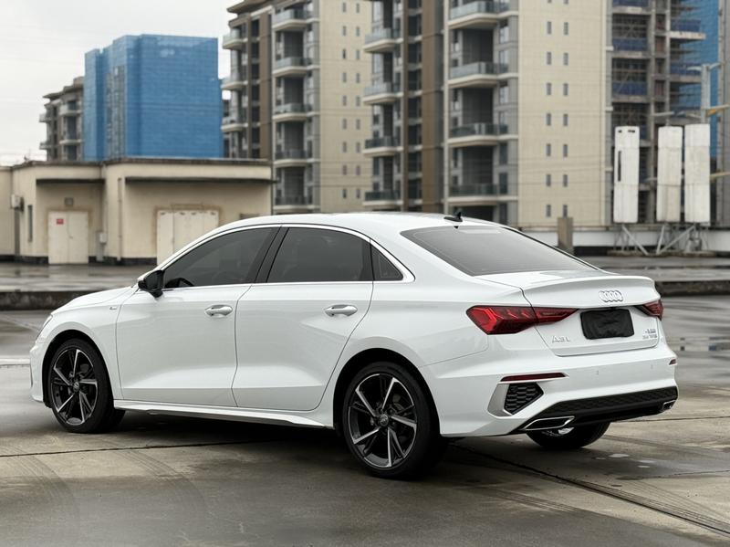 Audi A3 - фото 4
