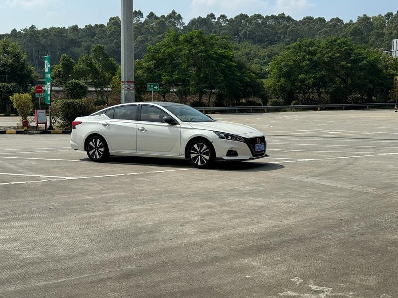Nissan Teana - фото 2