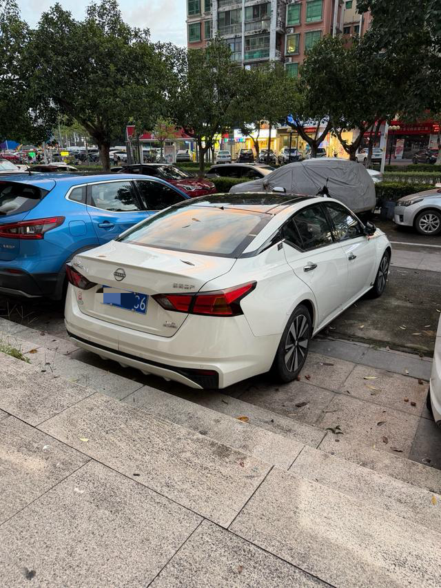 Nissan Teana - фото 3