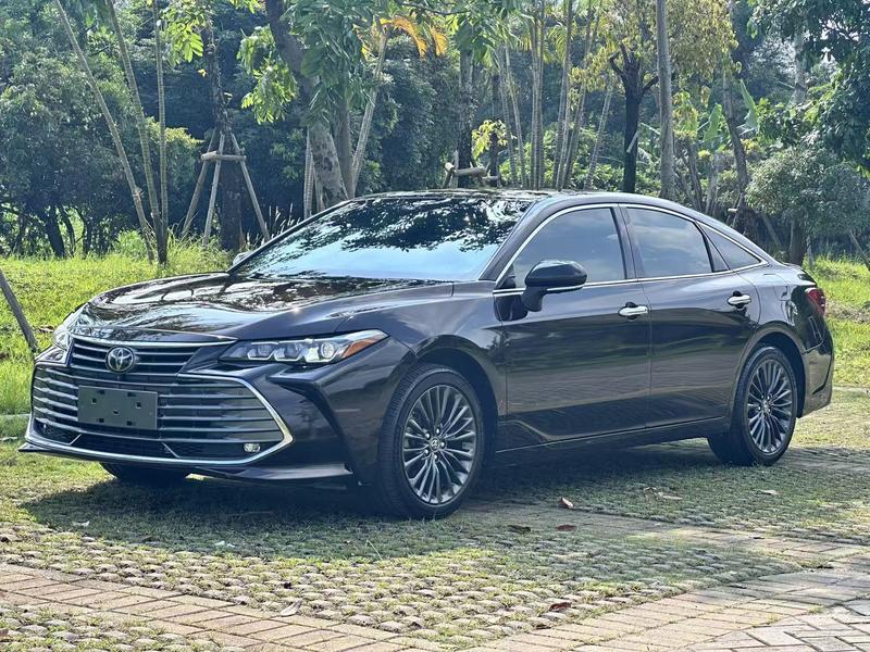 Toyota Avalon - фото 0