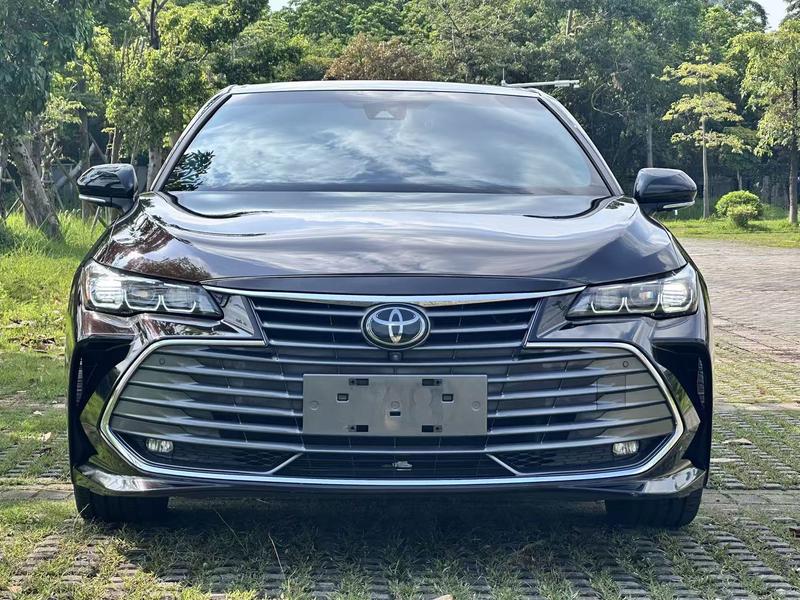 Toyota Avalon - фото 1
