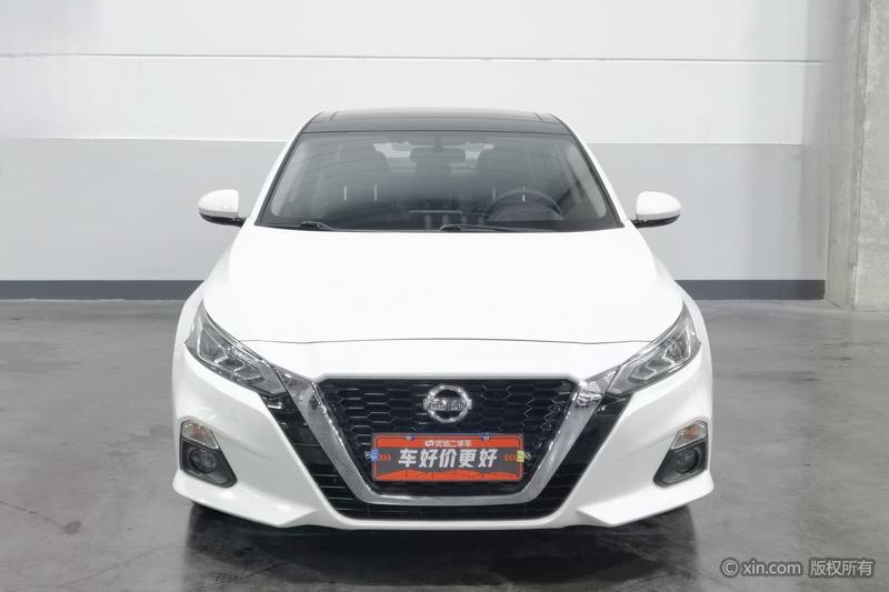 Nissan Teana - фото 1
