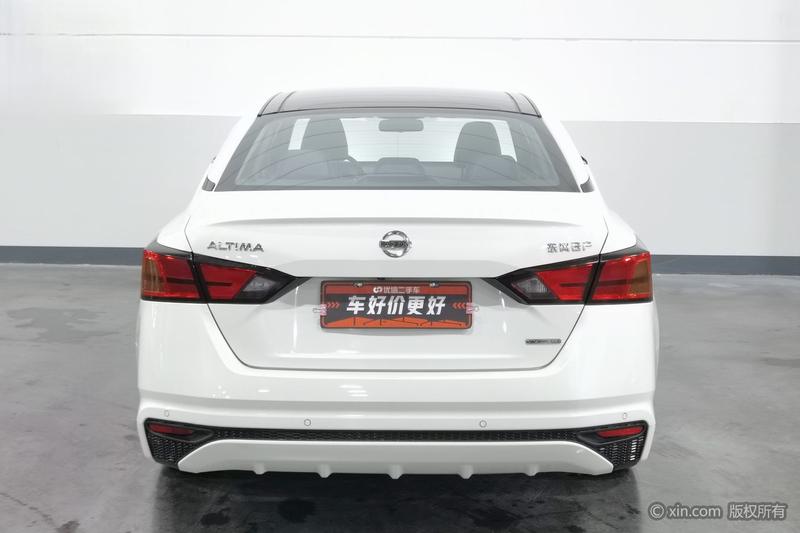 Nissan Teana - фото 2