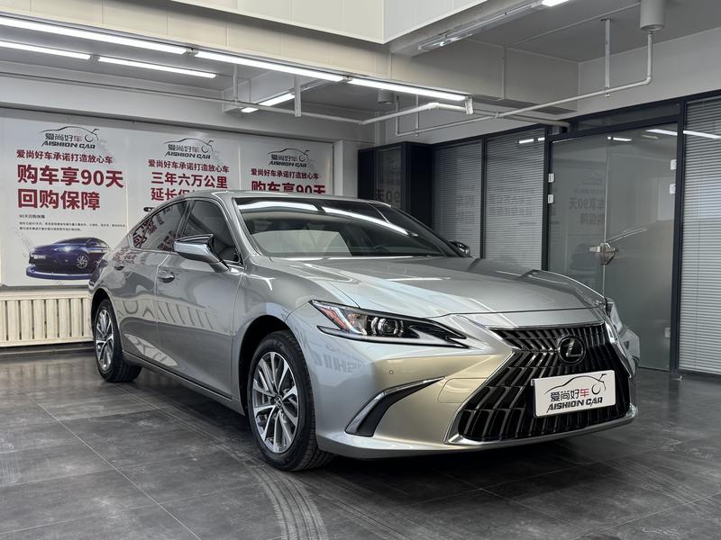 Lexus ES - фото 2