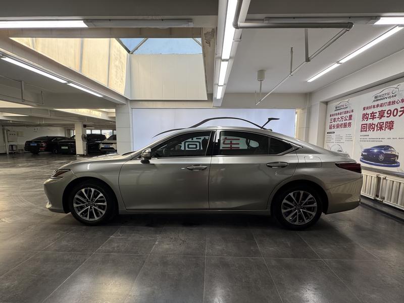 Lexus ES - фото 3