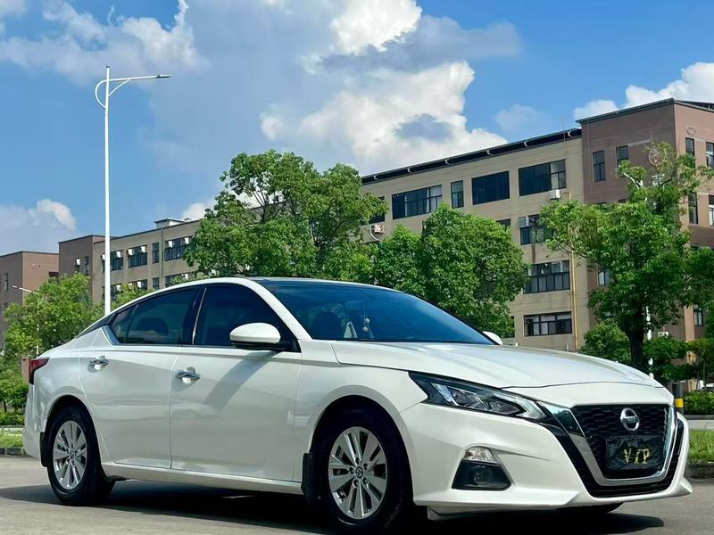 Nissan Teana - фото 2