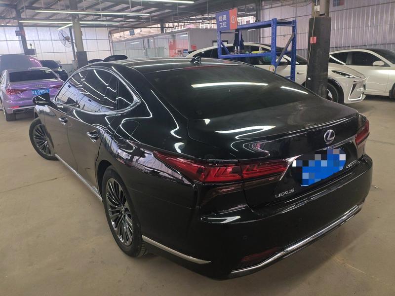 Lexus LS - фото 2