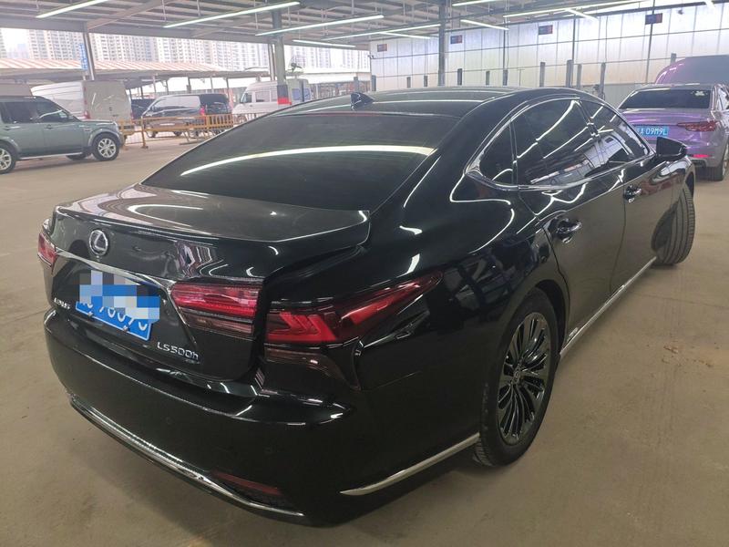 Lexus LS - фото 3