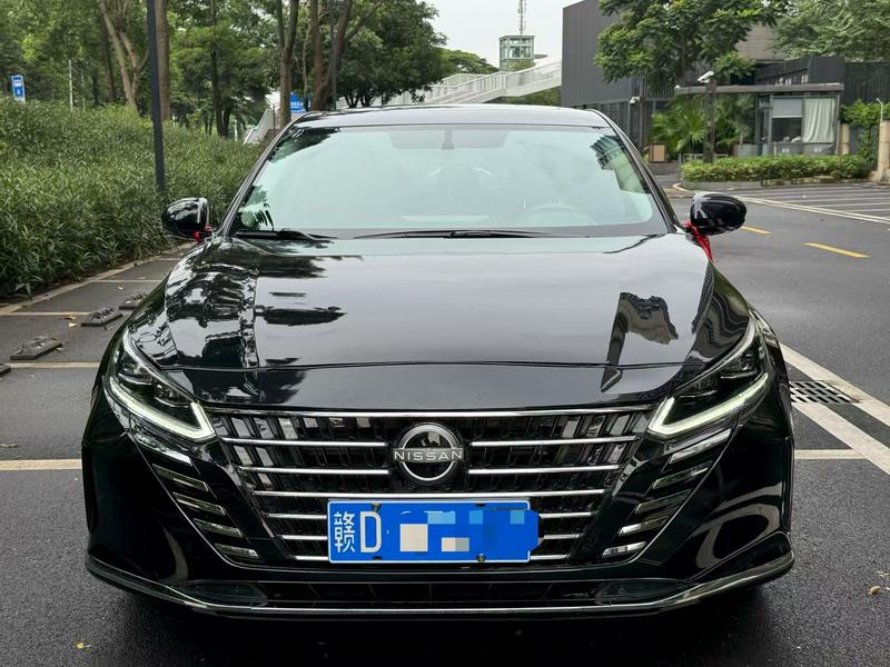 Nissan Teana - фото 1