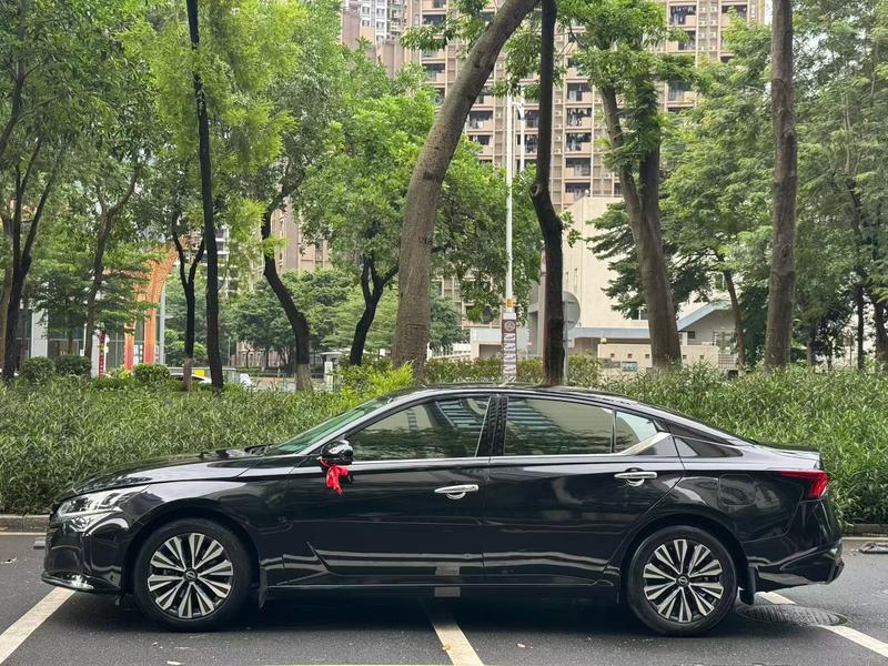 Nissan Teana - фото 2