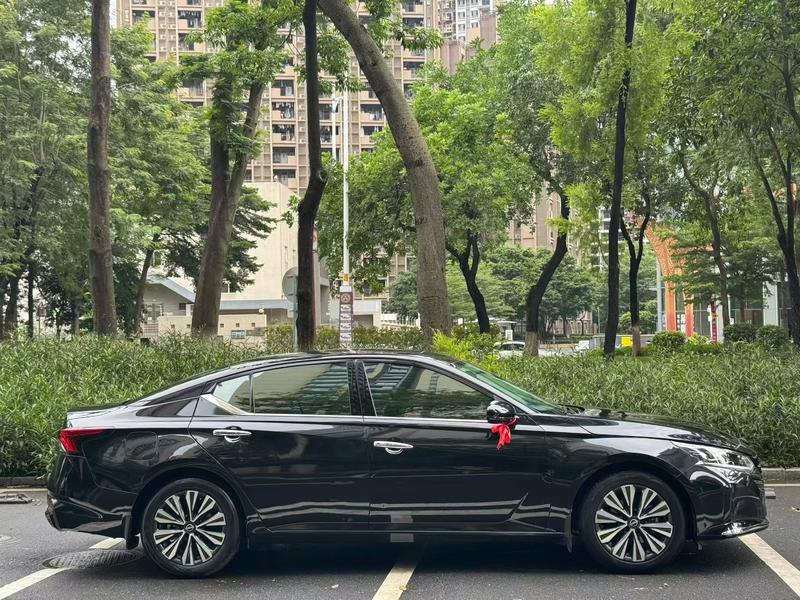 Nissan Teana - фото 4