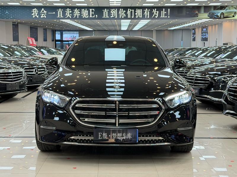 Mercedes-Benz E-Class - фото 1