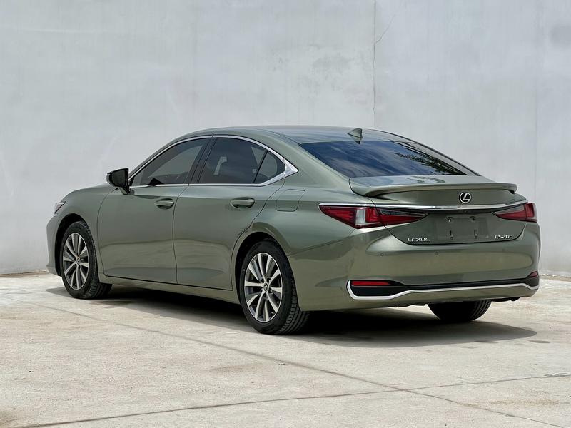 Lexus ES - фото 3