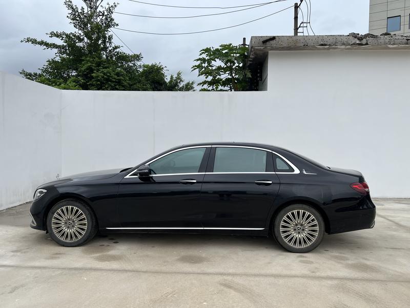 Mercedes-Benz E-Class - фото 2