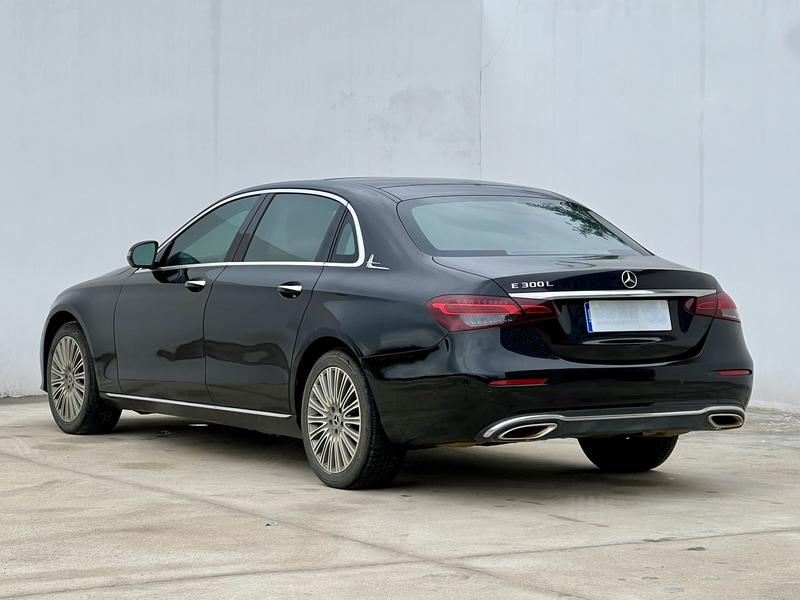 Mercedes-Benz E-Class - фото 3